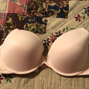36DD Victoria’s Secret bra